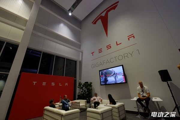 亲历特斯拉Gigafactory超级工厂开幕