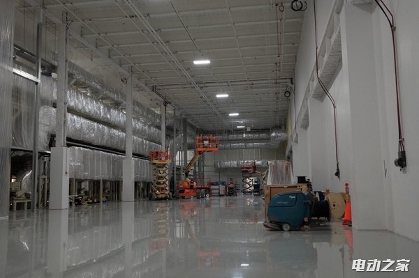 亲历特斯拉Gigafactory超级工厂开幕