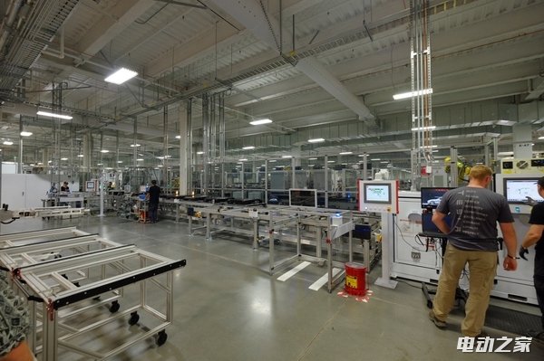 亲历特斯拉Gigafactory超级工厂开幕