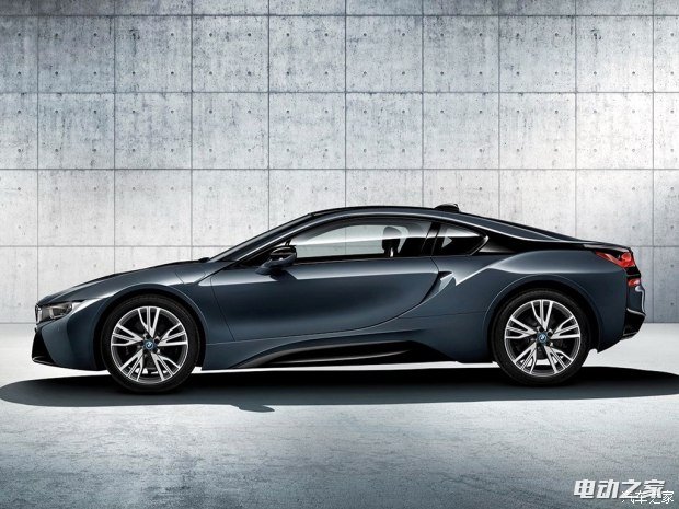 () i8 2016 Protonic Dark Silver Edition