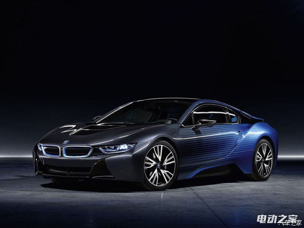 () i8 2017 CrossFade Concept