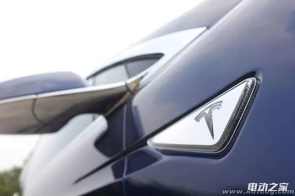 ݸ˹SUV Model-xɫʵͼ