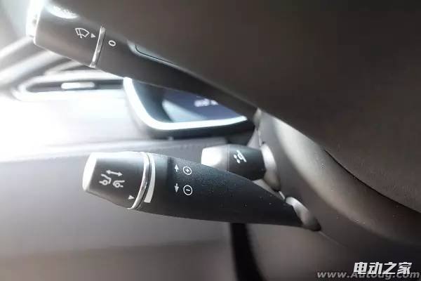 ݸ˹SUV Model-xɫʵͼ