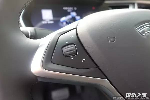 ݸ˹SUV Model-xɫʵͼ