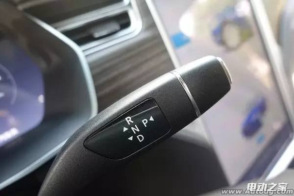 ݸ˹SUV Model-xɫʵͼ