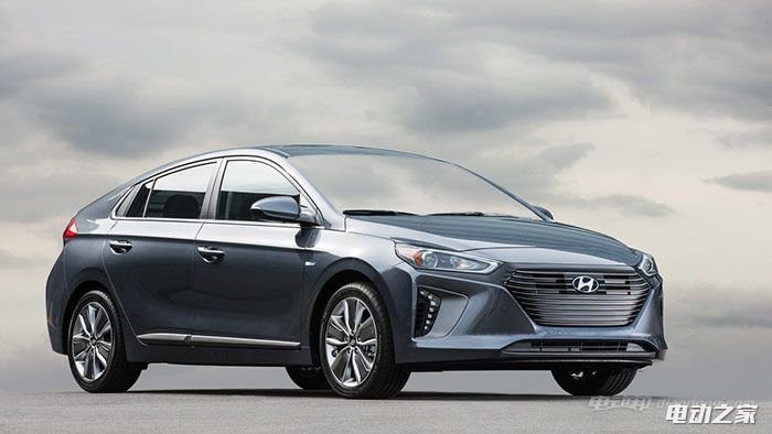 2017-hyundai-ioniq-hybrid-1