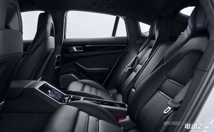 ʱPanamera 4E-Hybrid 129չ׷