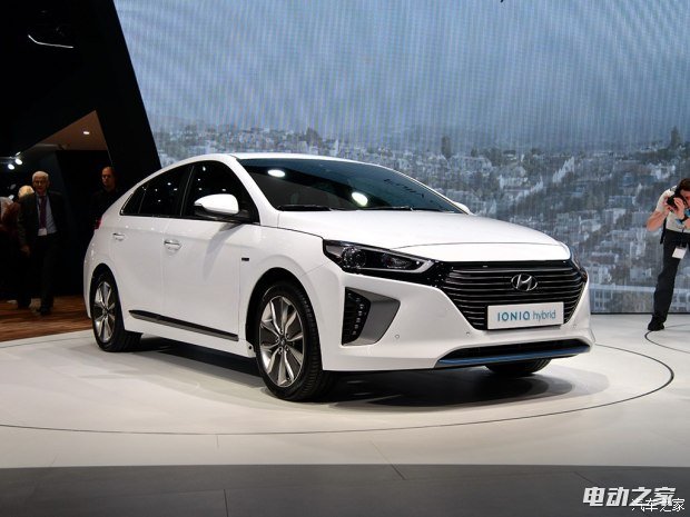 ִ() IONIQ 2016 Hybrid
