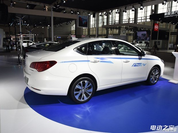 ó GA6 2017 PHEV