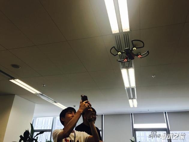 大疆晓Spark无人机上手评测报告:小得不可思议
