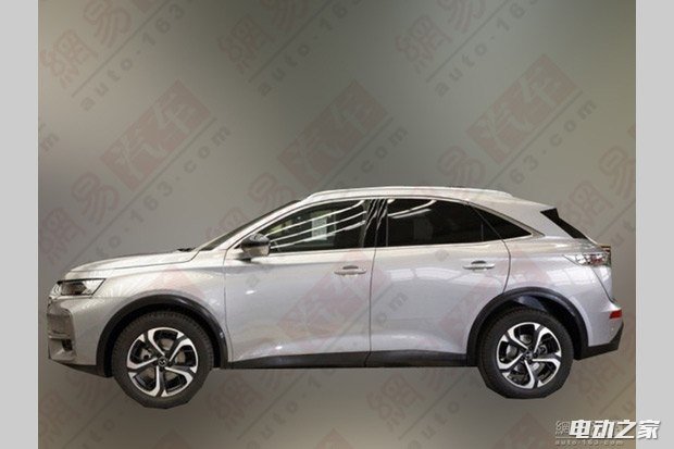 2018 ػ϶DS 7 CROSSBACK