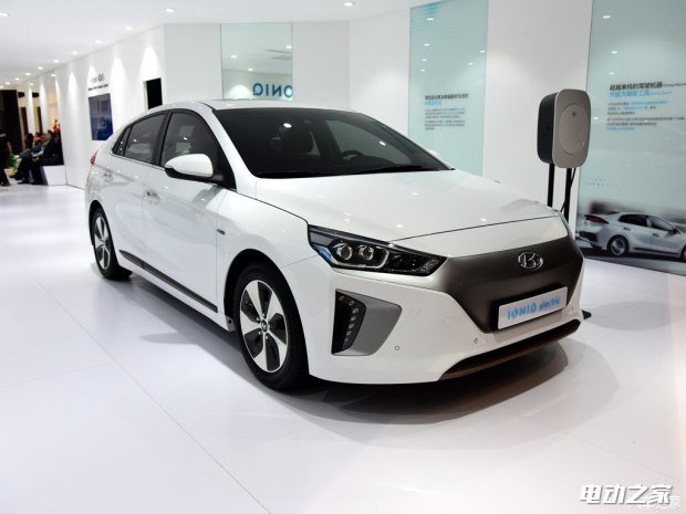 ִ() IONIQ 2016 Electric
